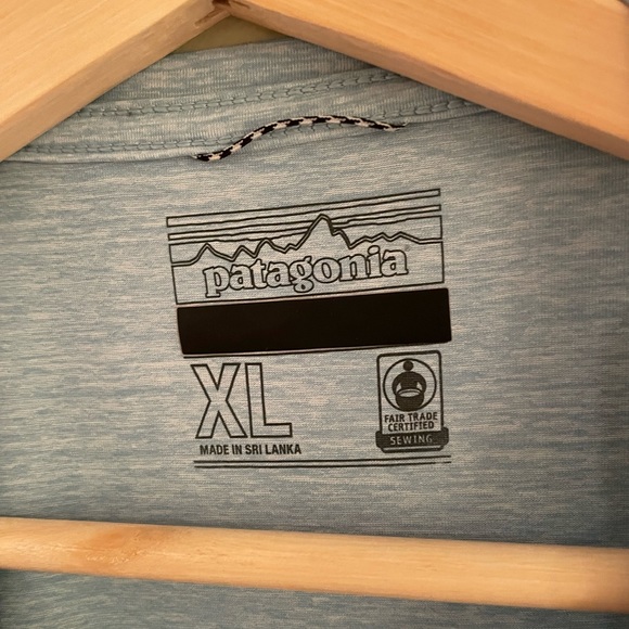 Patagonia Men’s T-Shirt XL Light Blue with Graphic Surf Logo Great for Beach - Picture 6 of 11